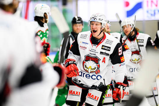 Malmö Redhawks Emil Sylvegård jublar