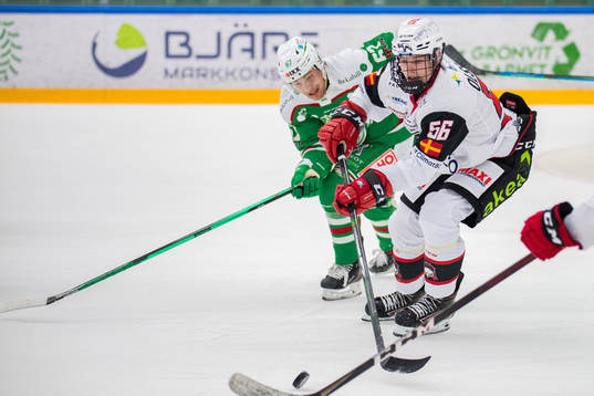 Malmö Redhawks Anton Olsson och Rögles Leon Bristedt