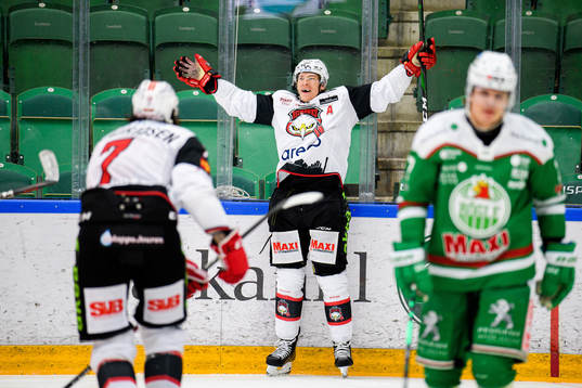 Malmö Redhawks Emil Sylvegård jublar