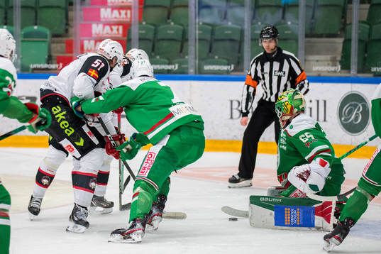 Malmö Redhawks Emil Sylvegård gör 2-2 målet