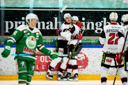 Malmö Redhawks Fredrik Händemark och Joseph Veleno jublar