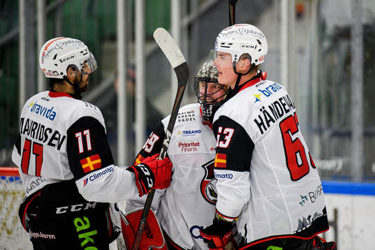 Malmö Redhawks Markus Lauridsen, målvakt Oscar Alsenfelt