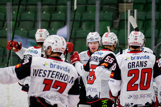 Malmö Redhawks Adam Ollas Mattsson jublar