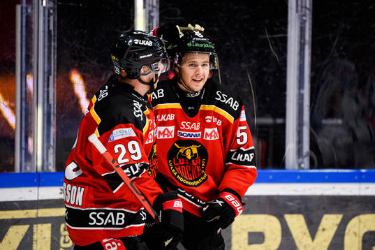 Luleås Filip Hållander jublar