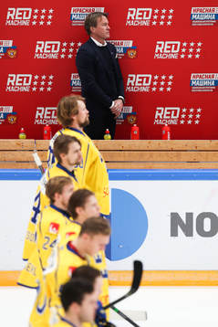 Head coach Johan Garpenlöv of Sweden during the Channel