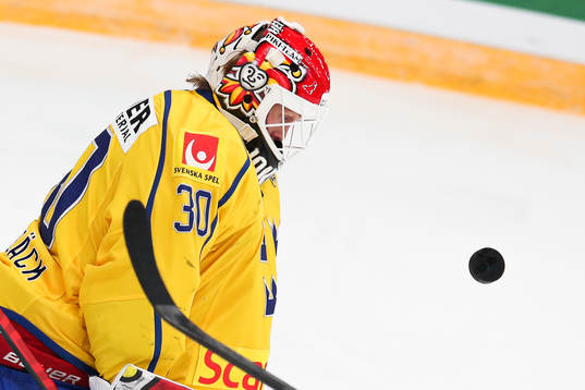 goalkeeper Anders Lindbäck of Sweden during the Channel
