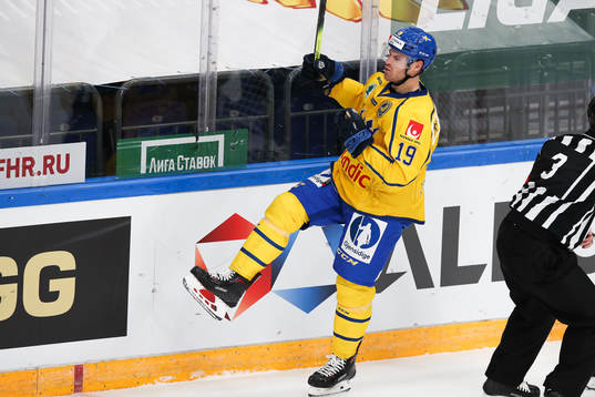 Oskar Lindberg of Sweden celebrates the 1-0 goal