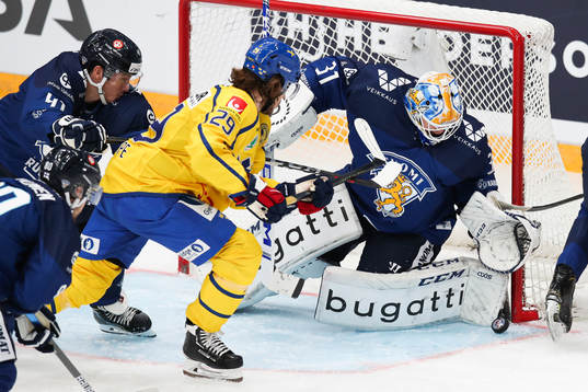 Petteri Nikkila of Finland, Mario Kempe of Sweden  and