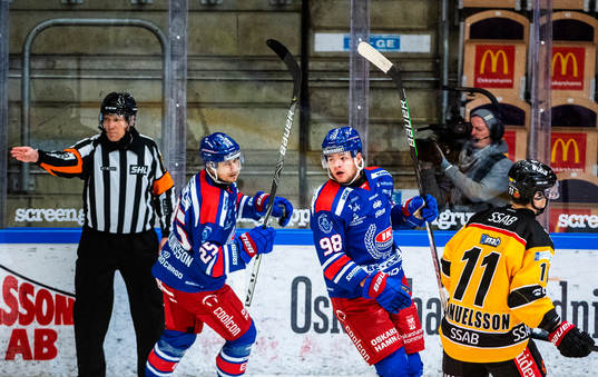 Oskarshamns Oliver Larsen jublar