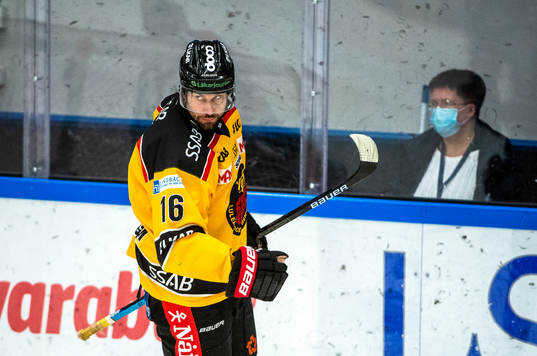 Luleås Niklas Olausson jublar