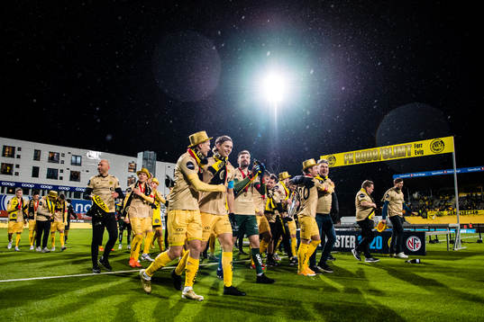 Marius Lode and Ulrik Saltnes of Bodø/Glimt celebrates
