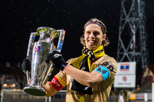 Ulrik Saltnes of Bodø/Glimt celebrates with the trophy