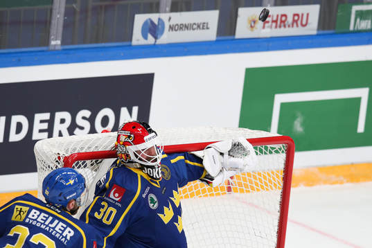 goalkeeper Anders Lindbäck of Sweden during the Channel