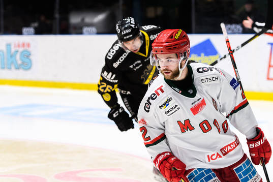 Modos Anton Öhman jublar