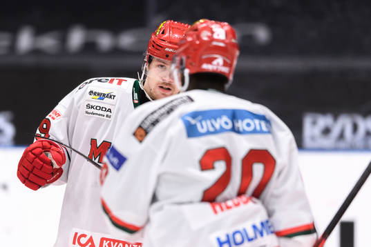 Modos Mikkel Aagaard jublar