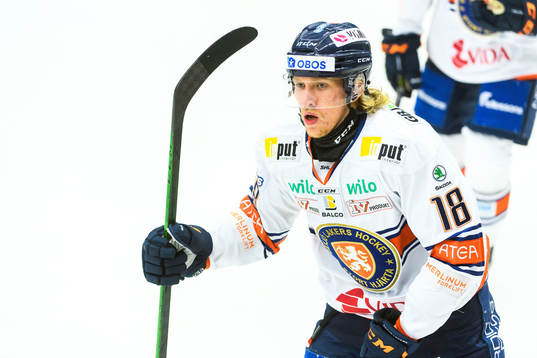 Växjös Marcus Sylvegård jublar