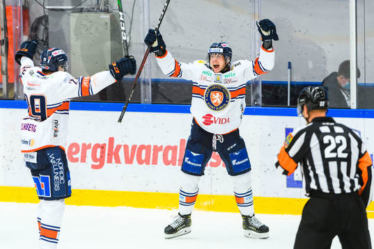Växjös Jack Drury jublar
