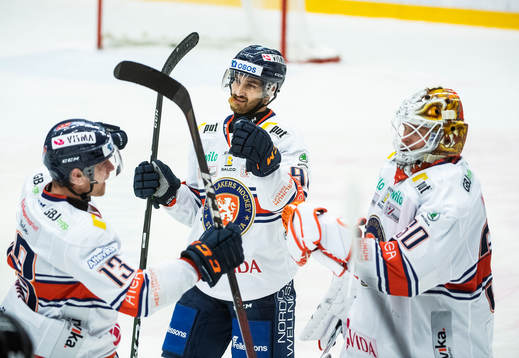 Växjös Andrew Calof, målvakt Viktor Fasth och Jack Drury