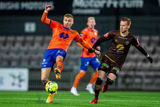 David Kristjan Olafsson of Aalesund and Martin Ovenstad of