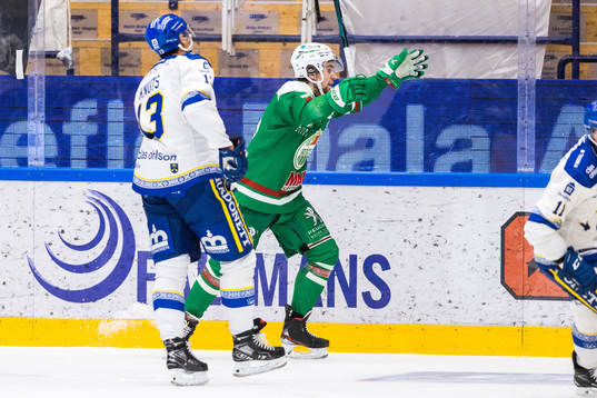 Rögles Lucas Ekeståhl Jonsson jublar