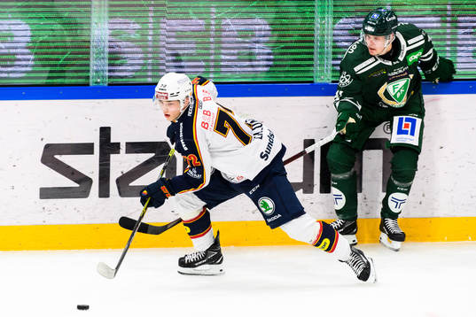 Djurgårdens William Eklund och Färjestads Carl Jakobsson