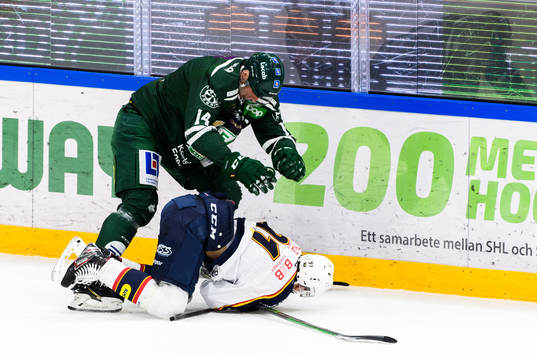 Färjestads Victor Ejdsell och Djurgårdens Linus Andersson