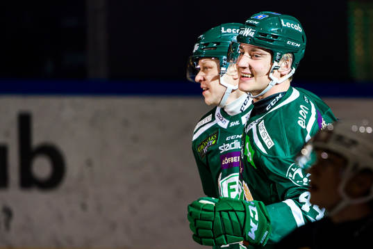 Färjestads Jacob Peterson jublar