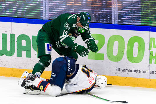 Färjestads Victor Ejdsell och Djurgårdens Linus Andersson