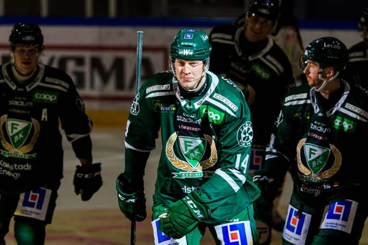 Färjestads Victor Ejdsell jublar