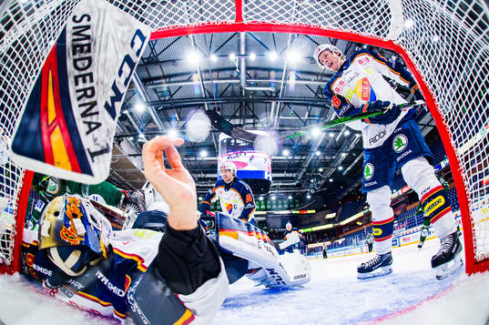under ishockeymatchen i SHL mellan Färjestad och