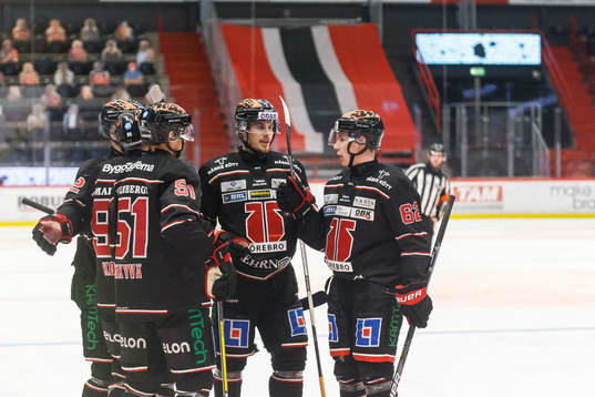 Örebros Kristian Näkyvä, Robin Kovacs jublar med