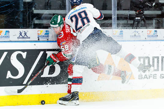 Frölundas Jesper Sellgren mot Linköpings Jaakko Rissanen