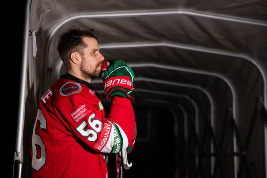 Frölundas Jonathan Sigalet innan ishockeymatchen i SHL