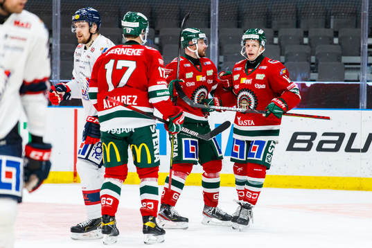 Frölundas Jan Mursak jublar med Max Friberg