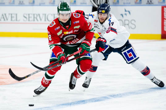Frölundas Johan Sundström och Linköpings Niko Ojamäki