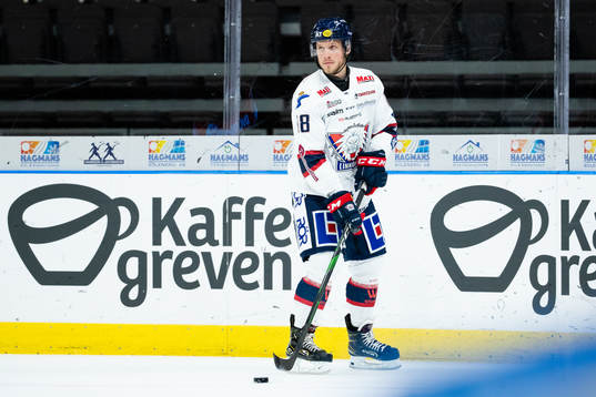 Linköpings Villiam Haag innan ishockeymatchen i SHL mellan