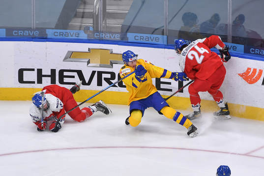 Simon Holmström falls