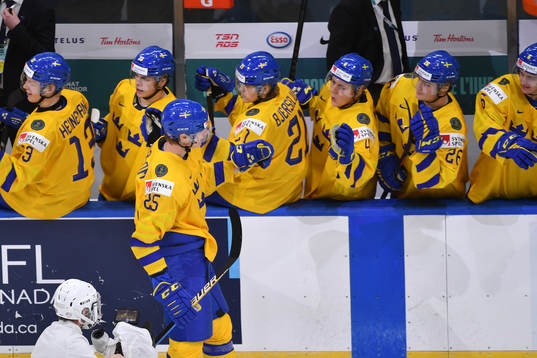 Elmer Söderblom celebrates the 5-1 goal with teammates