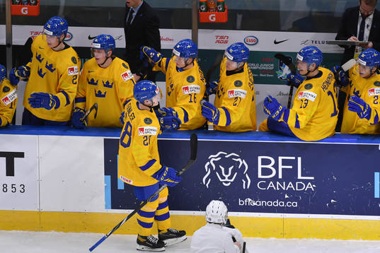 Noel Gunler celebrates the 7-1 goal