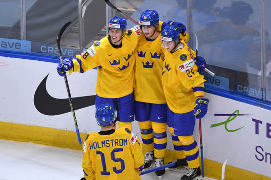 Albin Sundsvik celebrates with teammates