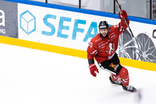 Vita Hästens Marcus Eriksson jublar