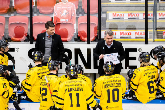Västerås tränare Thomas Paananen och assisterande