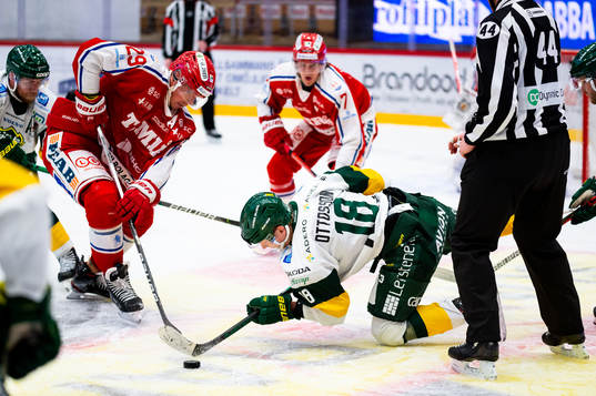 Timrås Morten Madsen och Björklövens Axel Ottosson