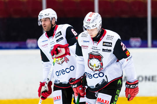 Malmö Redhawks Eric Engstrand och Patrik Hersley (v) deppar