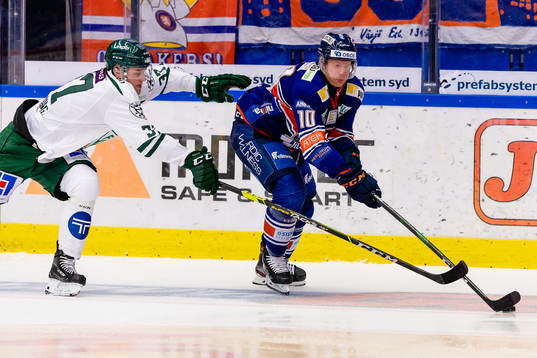 Färjestads Adam Ginning och Växjös Richard Gynge