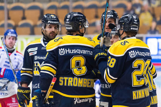 s Didrik Strömberg och Alexander Bergström jublar med