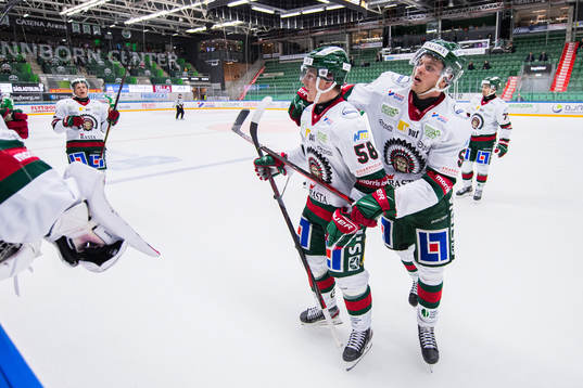 Frölundas Jesper Sellgren jublar med Filip Johansson