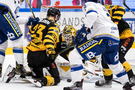 Skellefteås målvakt Gustaf Lindvall