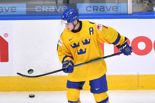 Victor Söderström of Sweden warms up