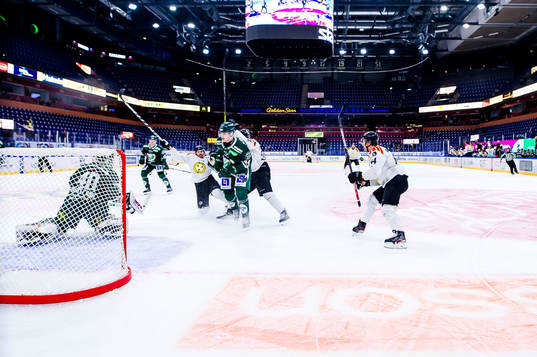 Brynäs Anton Rödin och Nicklas Danielsson jublar